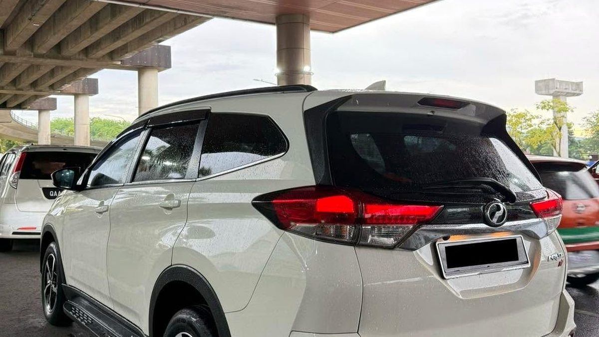 Perodua Aruz rental car at Kuching International Airport