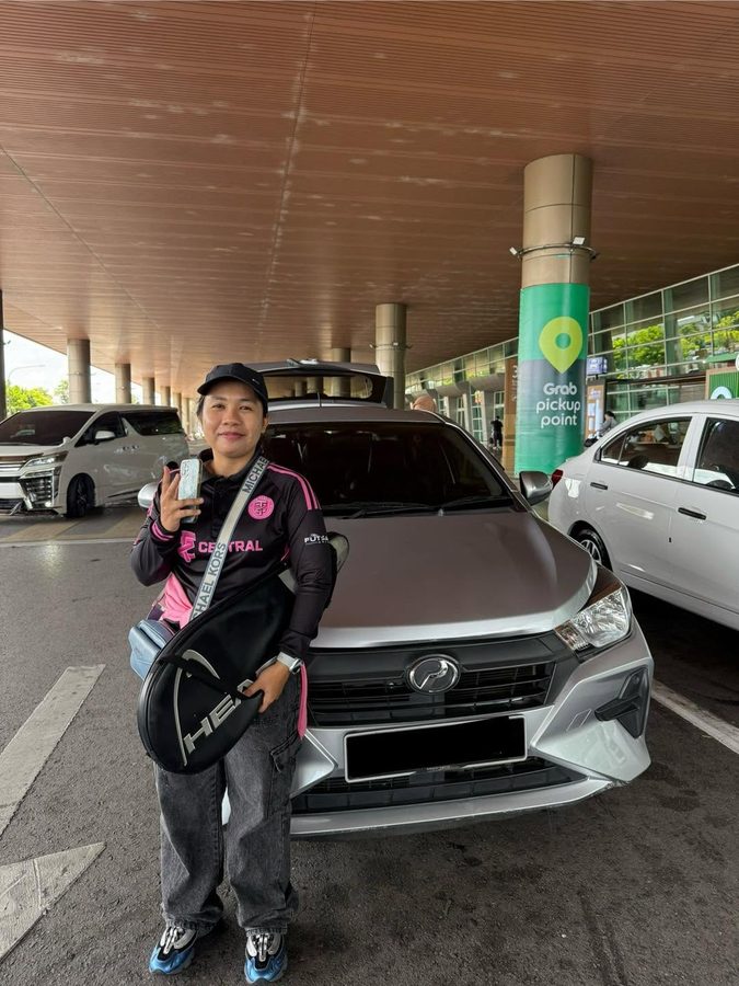 Happy Car&Go customer at vehicle return